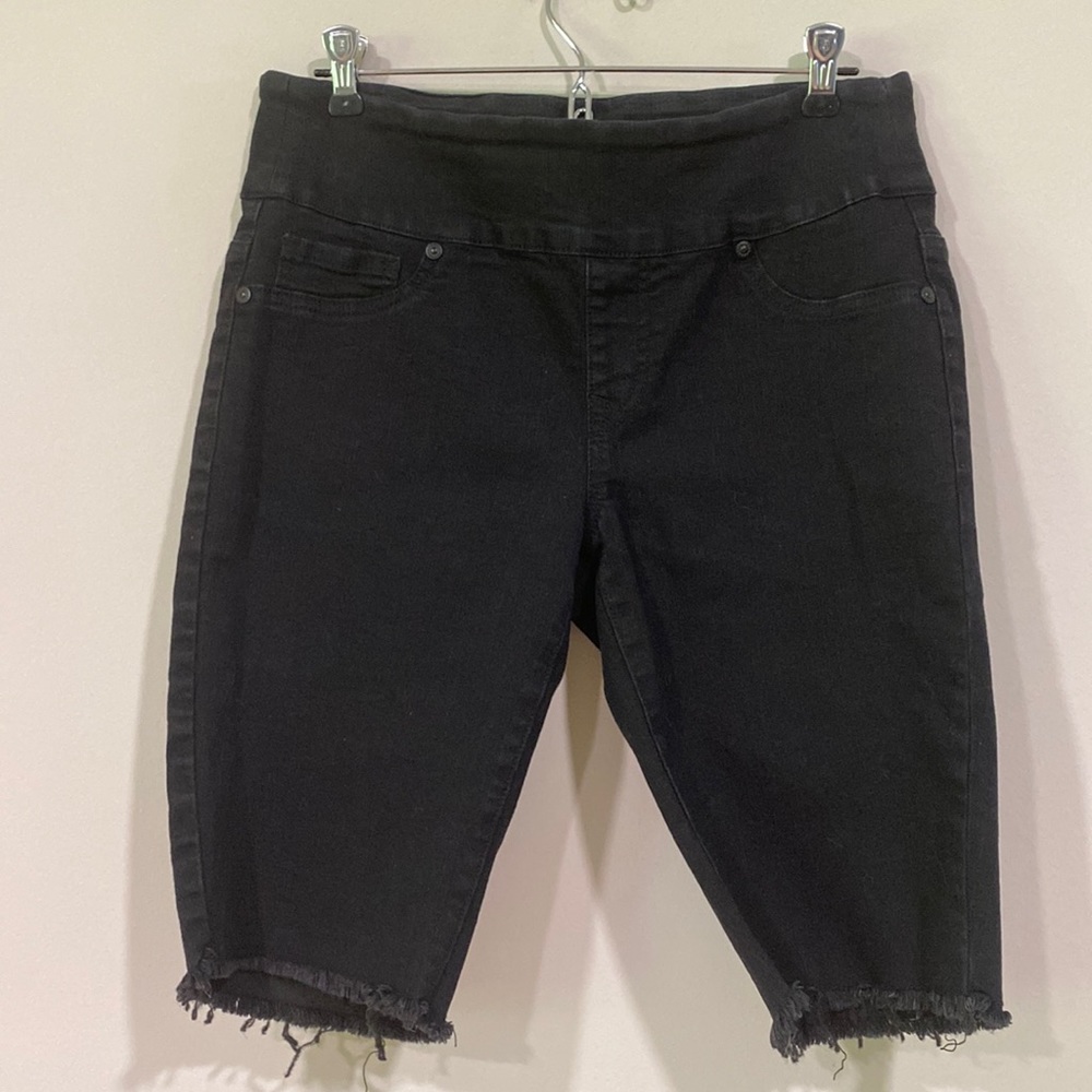 Diane Gilman petite black denim short.
